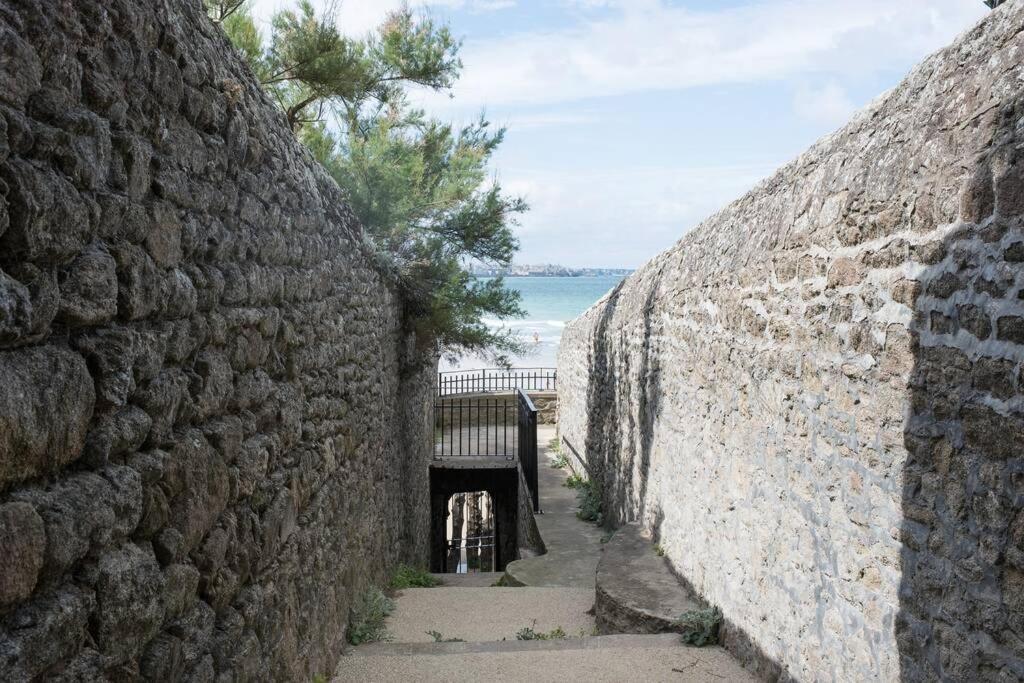 Appartement 4 étoiles vue mer et bord de plage Chez Odette Saint-Malo Esterno foto